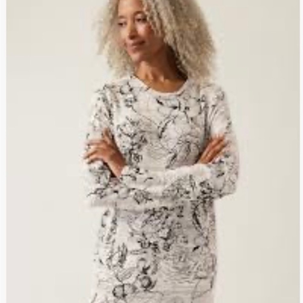 Athleta Black/OffWhite Graphic Long Sleeve Top/dress